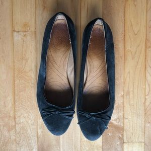 Clark's flats - size 11, black suede